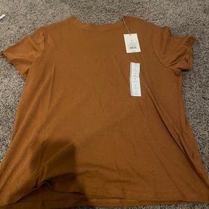 Brown tshirt